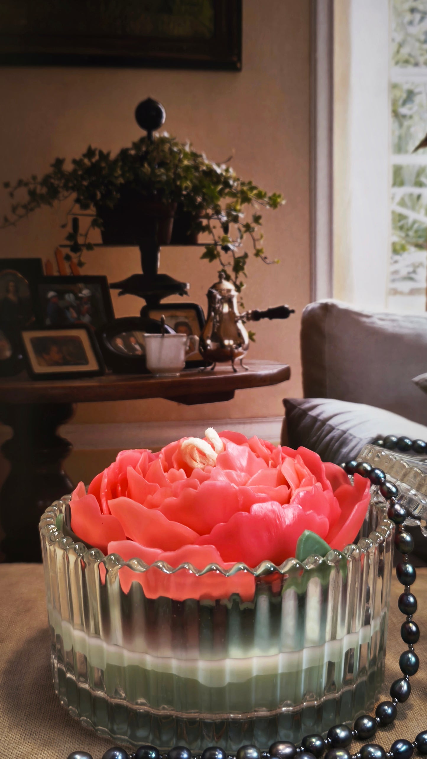 Blossom | Peony scented candle with holder D10cm