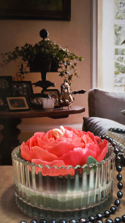 Nến thơm Peony size L (làm thủ công) kèm chân nến